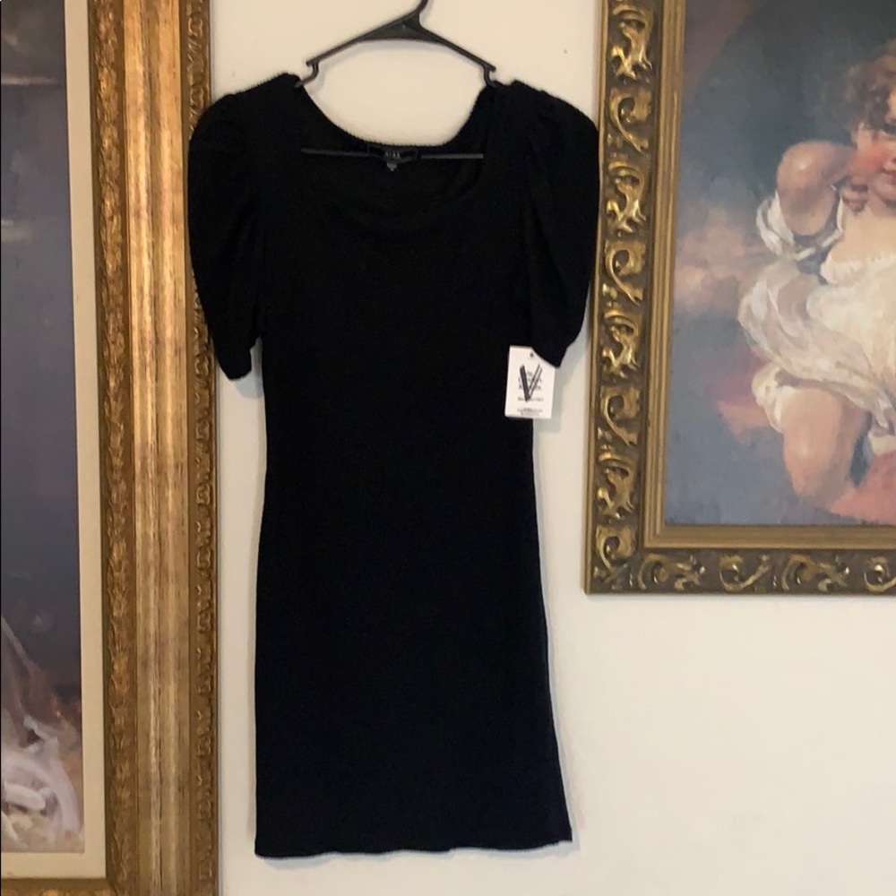 Vibe black dress made of lite sweater material